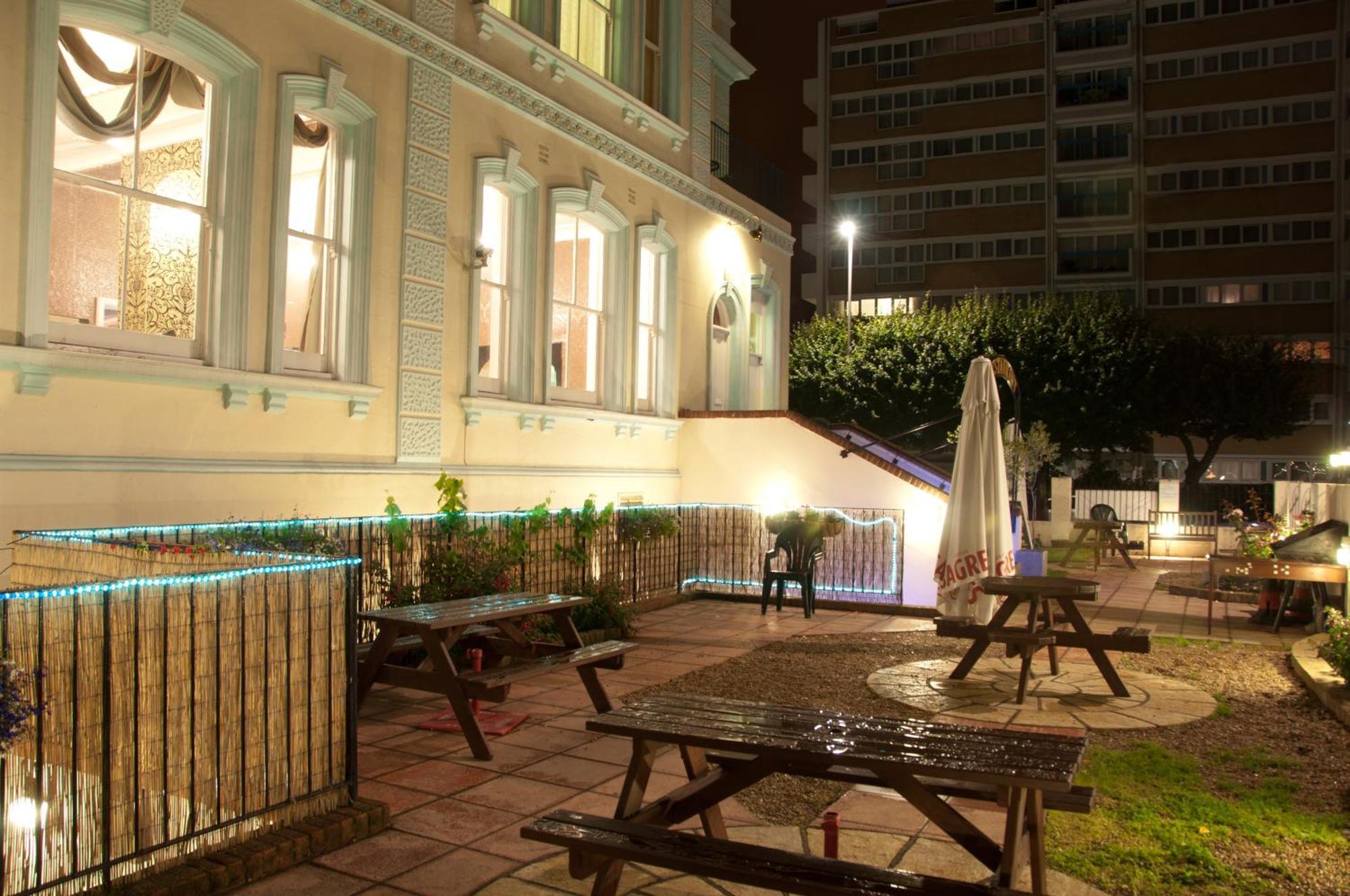 Vernon Guesthouse Eastbourne Exterior photo